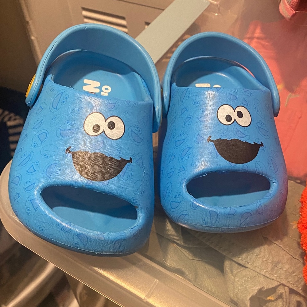 Sesame Street Cookie Monster Sandals